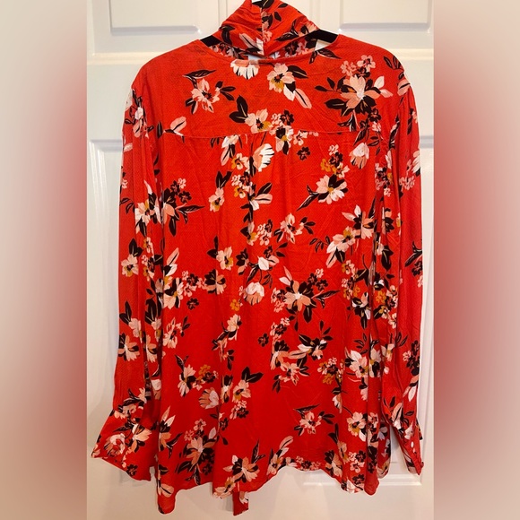 Jessica Simpson Fiery Red Sporadic Blooms Dazed
Twilly Necktie Top Size 2X - Picture 4 of 7